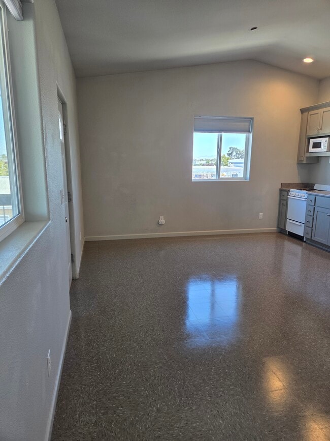 Photo - 2328 Golden Hill Rd Unidad B