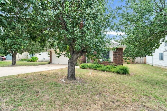 Photo - 1707 Primrose Ln