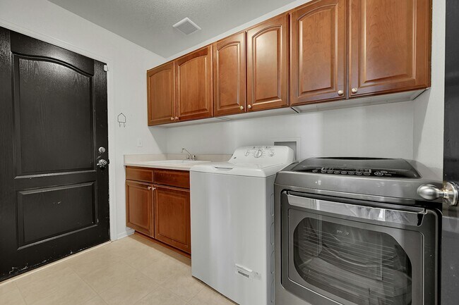 Photo - 6859 S Biloxi Ct