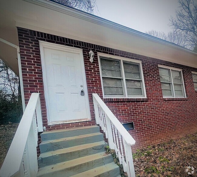 Building Photo - 2 Bedroom/1 Bathroom - Forest Park, GA Rental