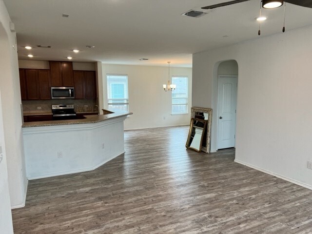 Photo - 1700 Dragonfly Loop