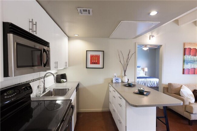 Photo - 2408 Leon St Unit 103