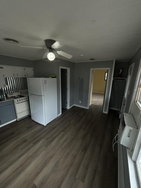 Photo - 1527 Cranfield Rd