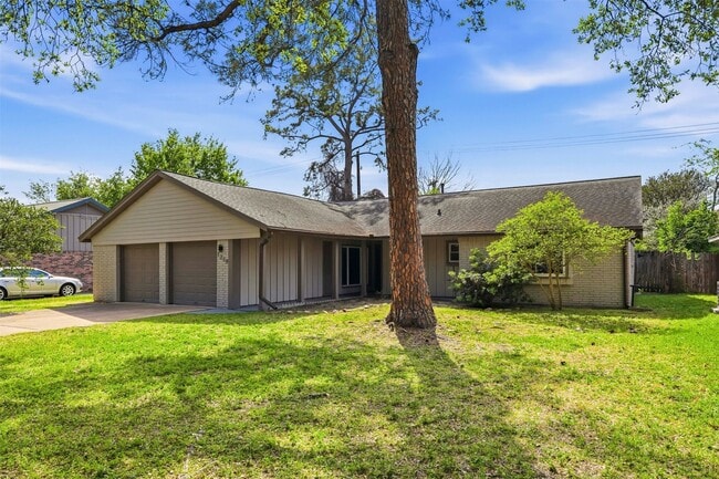 Building Photo - 1219 Wisterwood Dr
