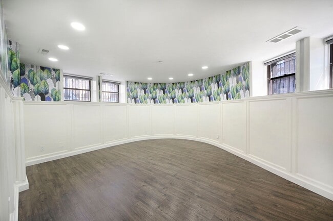 Photo - Dual-Entry Designer 2BR | In-Unit W/D | Pet Friendly & Parkside! Available now! Unit B4