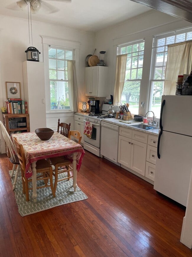 Photo - 1929-31 Carrollton Ave Unit 1929 B