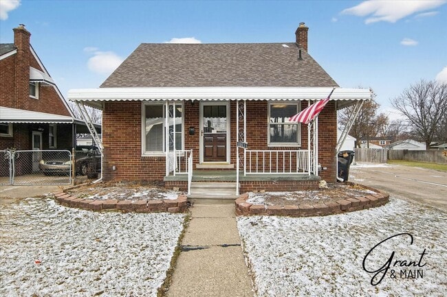 Building Photo - 3 bedroom 2 bath