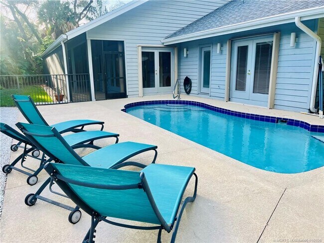 Photo - 8 Kingston Ct