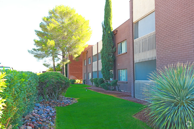 Building Photo - The Carondelet Rental