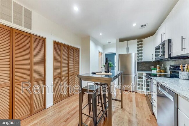 Photo - 1446 Newton St NW Unit #3