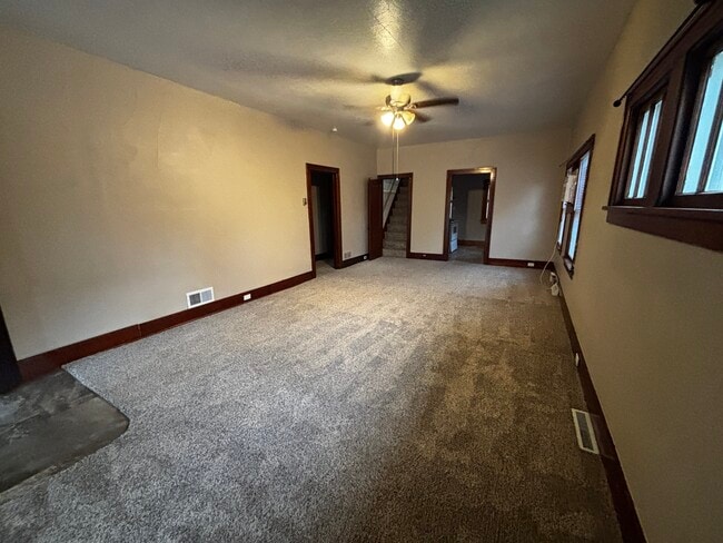 Main - 523 S Montana St