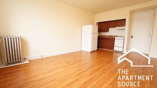 Building Photo - 2777 N Milwaukee Ave