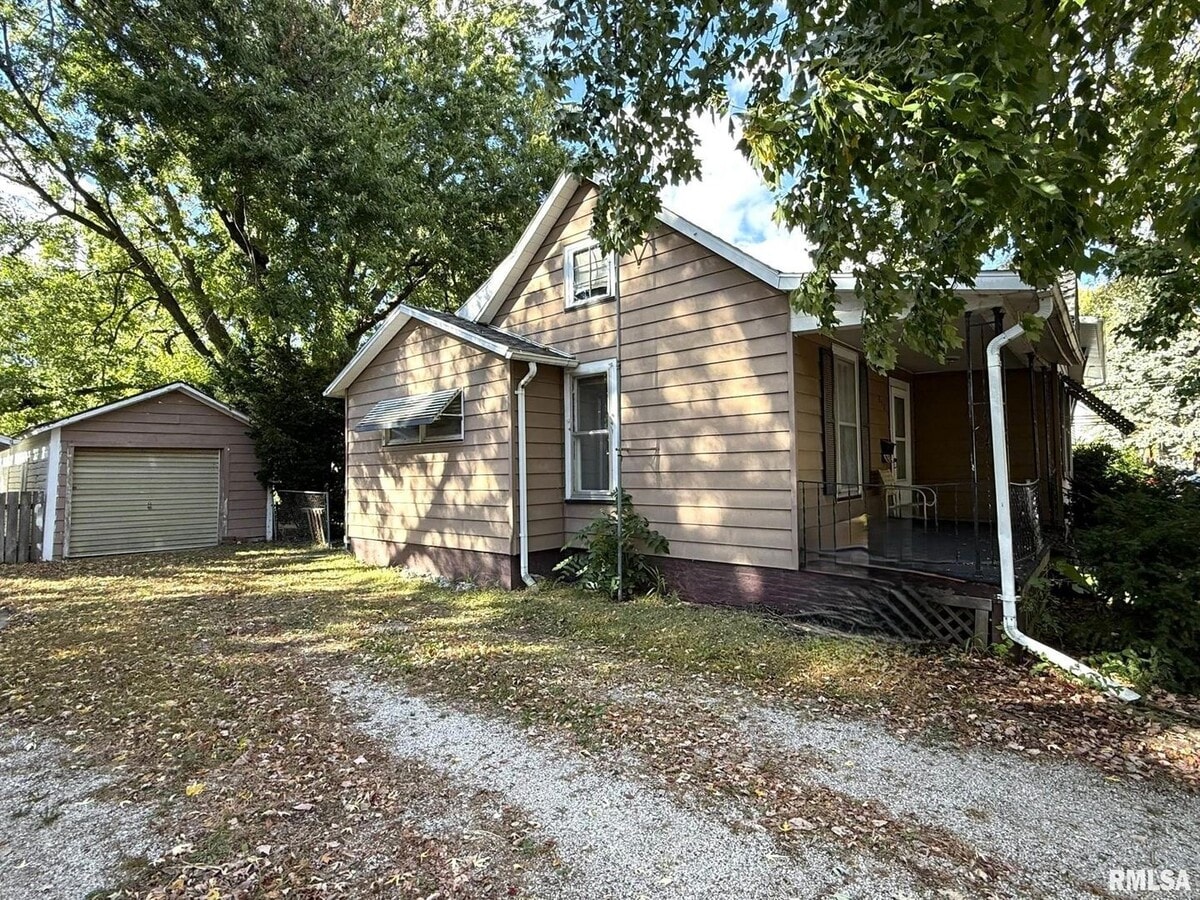 Photo - Charming 2-Bedroom Home with Garage and Covered Porch!