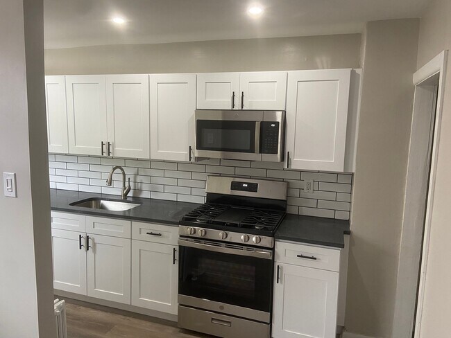 Photo - 1027 Edgemore Rd
