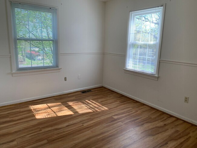 Photo - End Townhome In Oak Manor Community