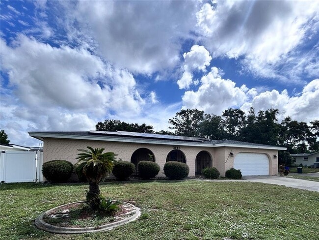 Building Photo - 3143 Fiesta Dr