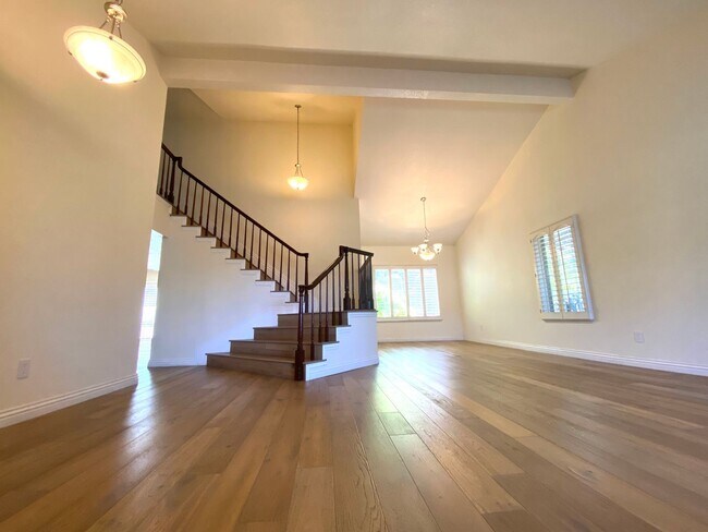 Photo - 5 Bedroom 3 Bathroom Executive Home in Weibel Fremont!