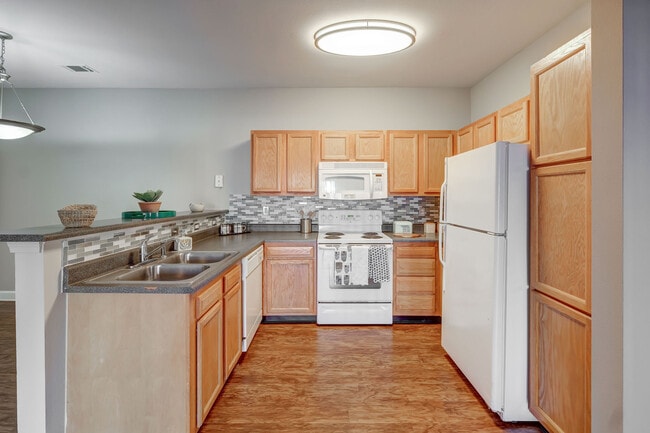 Photo - Crescent at Wolfchase Apartment Homes