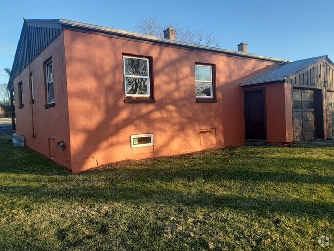 Building Photo - 1616 E Shore Dr Rental