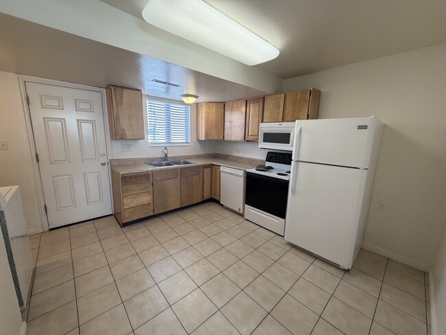 Building Photo - 1011 N 235 W Unit 1011