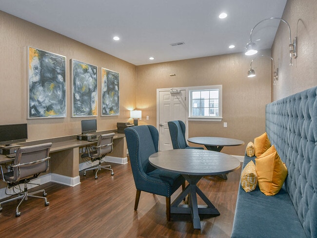 Photo - Avalon Peaks