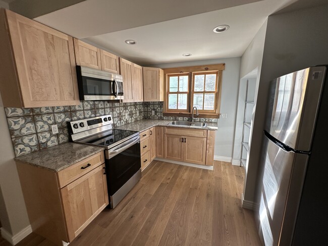 Photo - 900 Rose St House