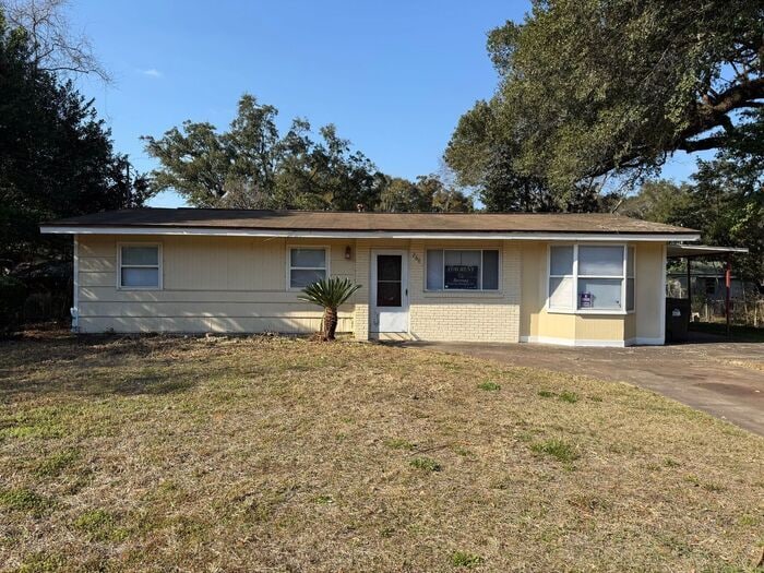 Pensacola - Norwood - 3 bedroom, 1 bathroom - Pensacola - Norwood - 3 bedroom, 1 bathroom
