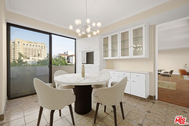 Photo - 325 N Oakhurst Dr Unidad 501