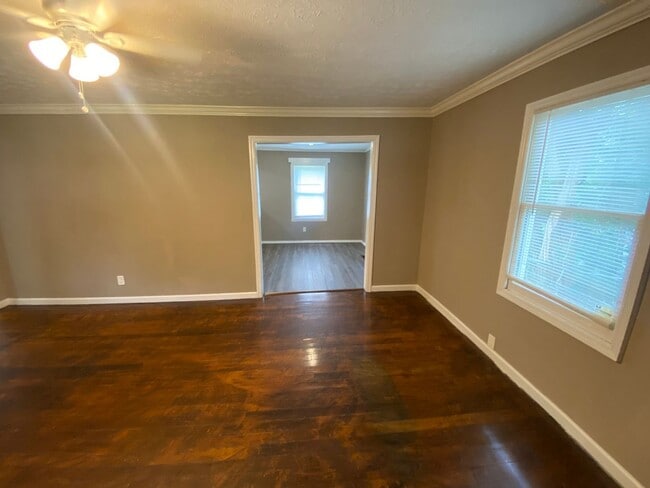 Photo - 563 Parkchester Dr