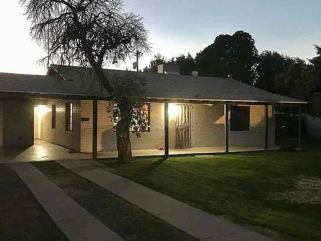 Building Photo - 126 S Matlock St Rental