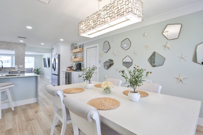 Photo - 3719 118th St W