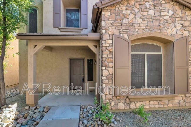 3708 W Vivian Ct