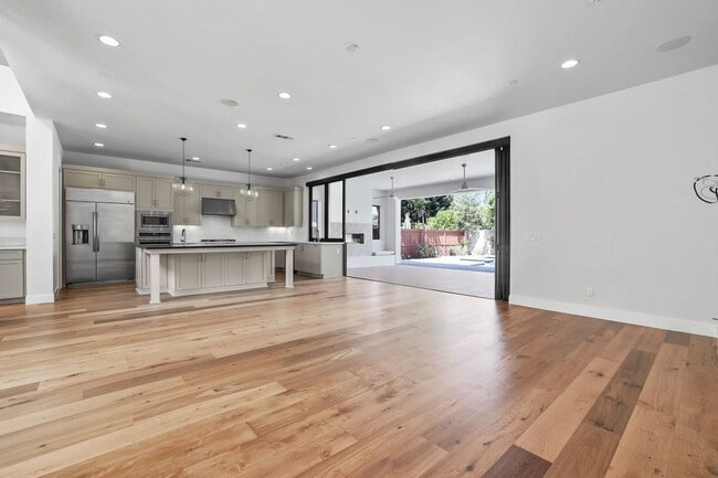 Photo - 1650 Murano Pl