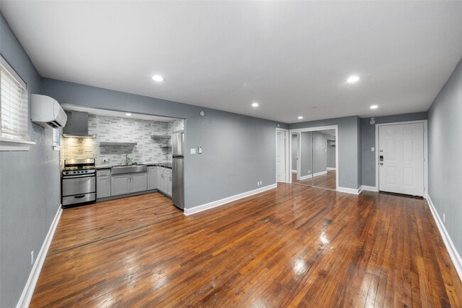Photo - 311 Hawthorne St