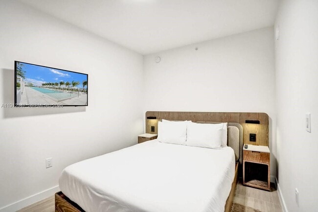 Photo - 580 72nd St Unidad 709