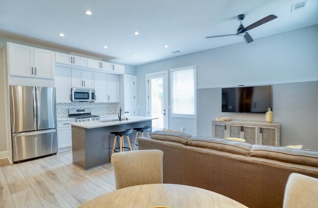 Photo - 874 Durant Pl NE Unit SI ID1490142P