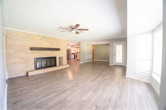Photo - 4904 Meadowlark St
