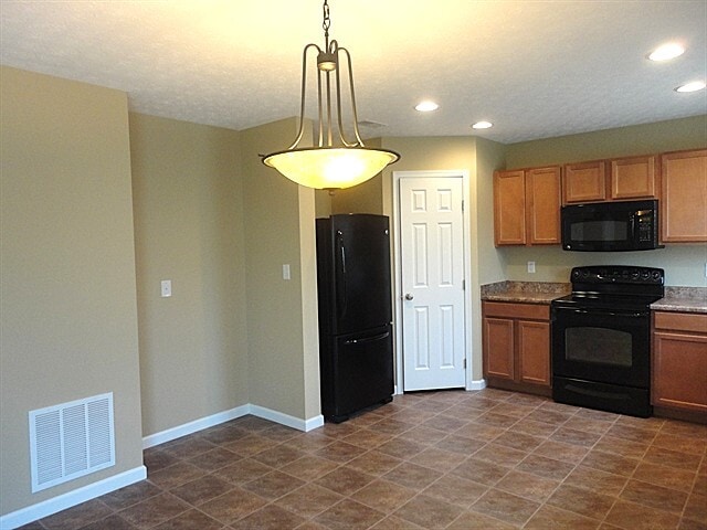 Photo - 333 Parrott Ct