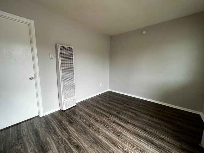 Photo - 201 N 30th St