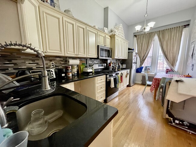 Photo - 686 Parker St Unit 2