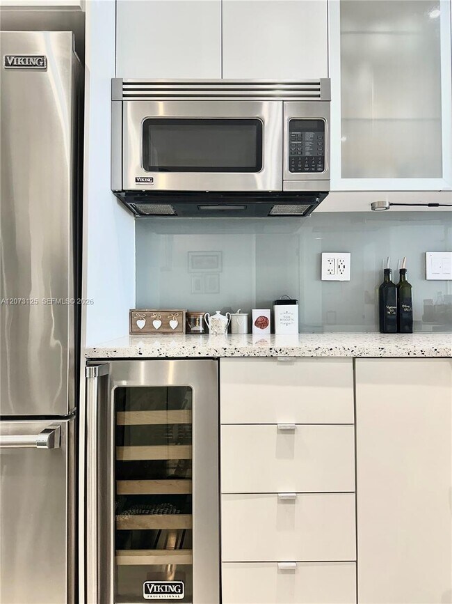 Photo - 600 NE 36th St Unit 705