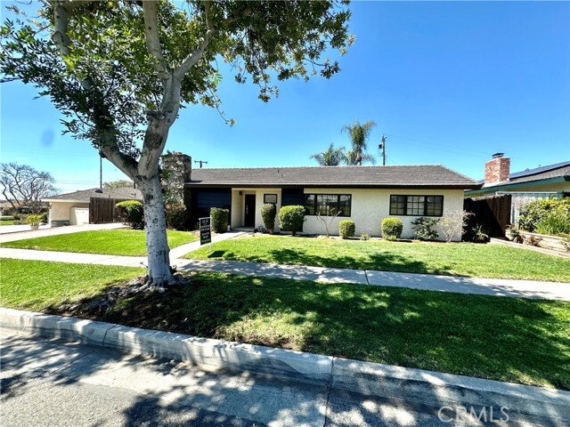 Photo - 1613 W Fern Dr House