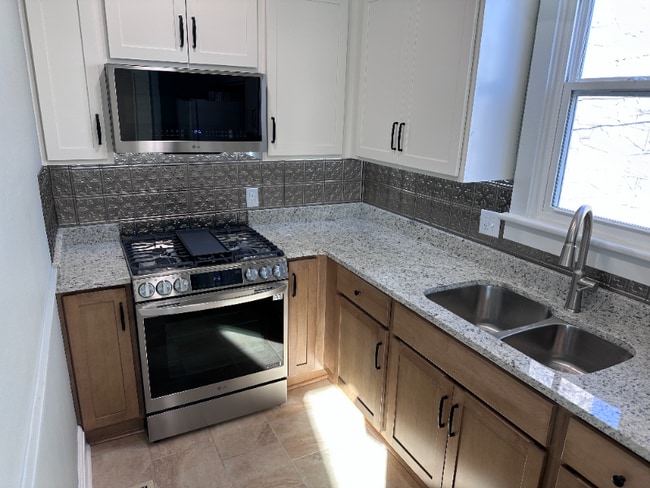 Photo - 916 Magnolia St