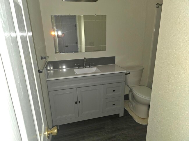 Photo - 300 Whitesell Ave W Unit 300-2