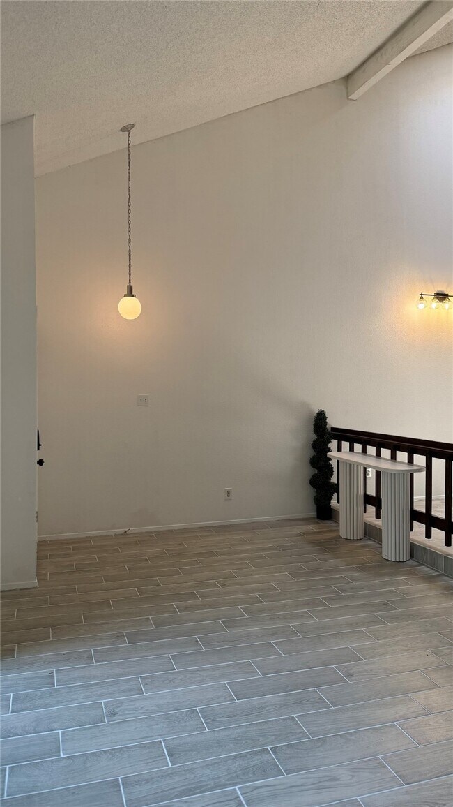 Photo - 12922 Wirevine Ln