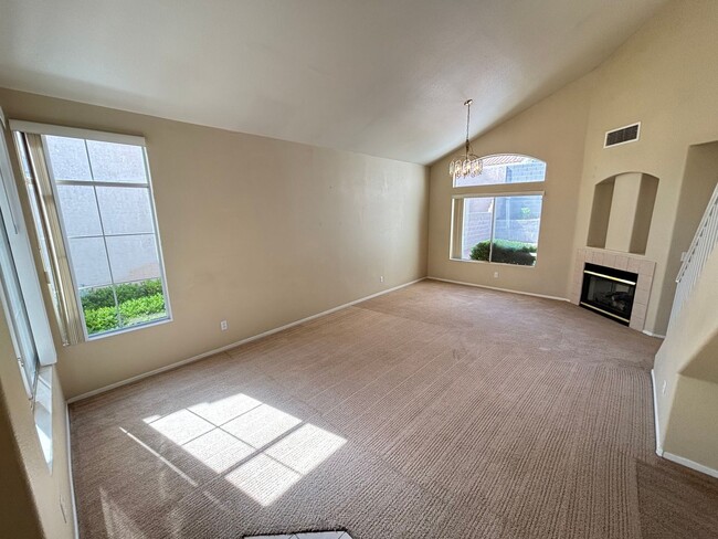 Photo - Gorgeous 3Bed/2.5Bath, 2-Story home located in Summerlin