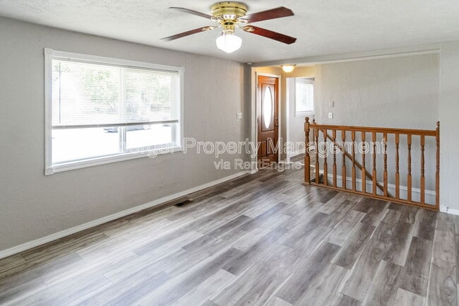 Building Photo - 2811 W Wabash Ave Rental