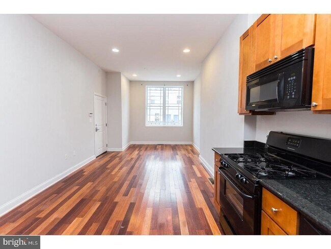 Building Photo - 931 N 19th St Unit 1