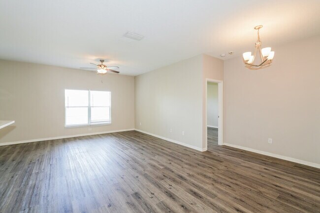 Photo - 748 Star Pointe Dr