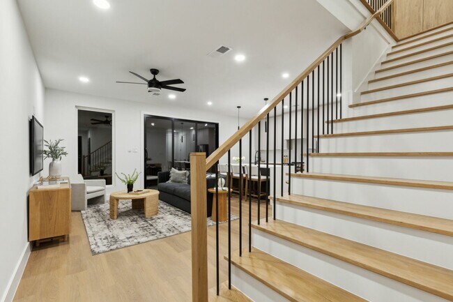 Photo - 7319 Wildbird Ln